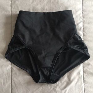 Leonisa Postpartum waist shaper belly reducer MED